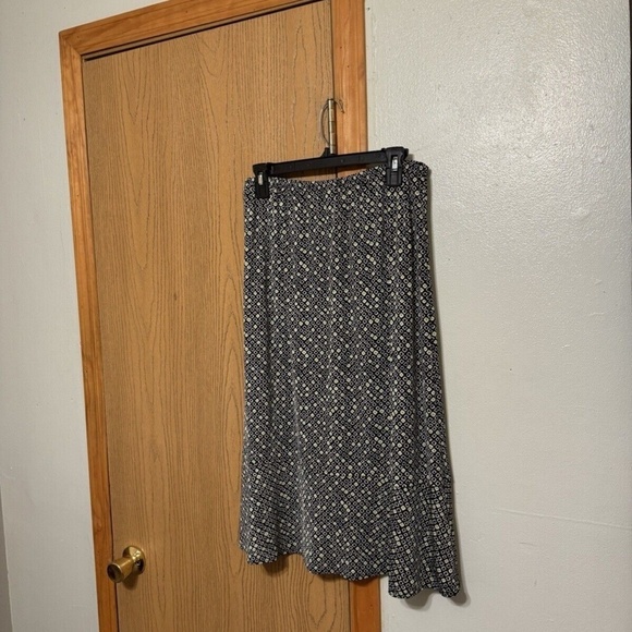 Laura Ashley Medium w/Geometric Print Knee-Length Pull-On A-Line Skirt - EUC - Picture 2 of 4